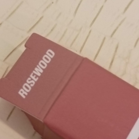 HUDA ROSEWOOD LIP STAIN - Picture 3 of 3